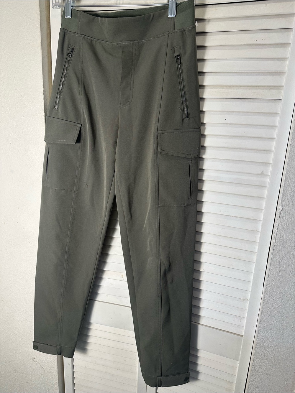 Athleta Olive Green Cargo Jogger Pants with Zip Pockets - Picture 1 of 7